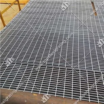 Горещо поцинкована стоманена решетка
